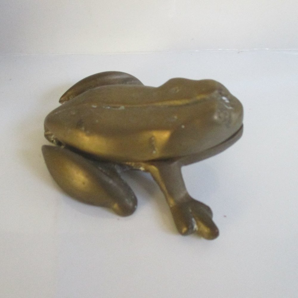 Life-sized Brass Frog Vintage Hinged Box Figurine